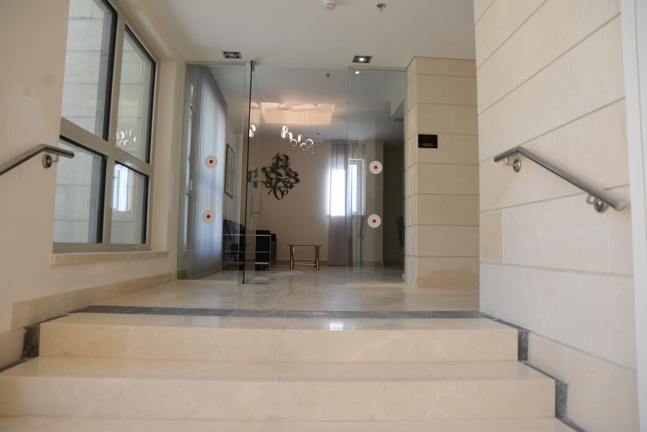 Saidoff, Amazing 4 Bedroom 3 Bath In City Center, Pool, Parking!!! Єрусалим Екстер'єр фото