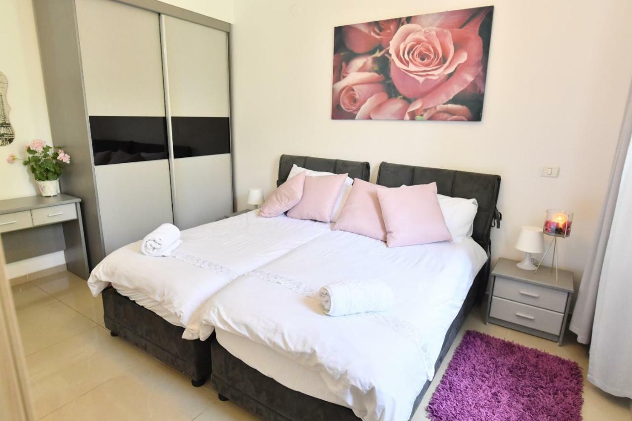 Saidoff, Amazing 4 Bedroom 3 Bath In City Center, Pool, Parking!!! Єрусалим Екстер'єр фото