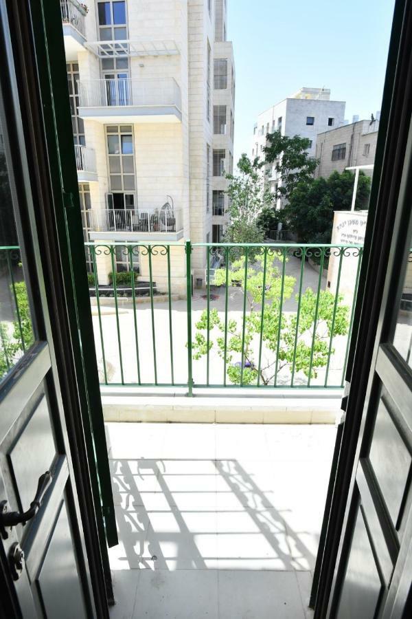Saidoff, Amazing 4 Bedroom 3 Bath In City Center, Pool, Parking!!! Єрусалим Екстер'єр фото