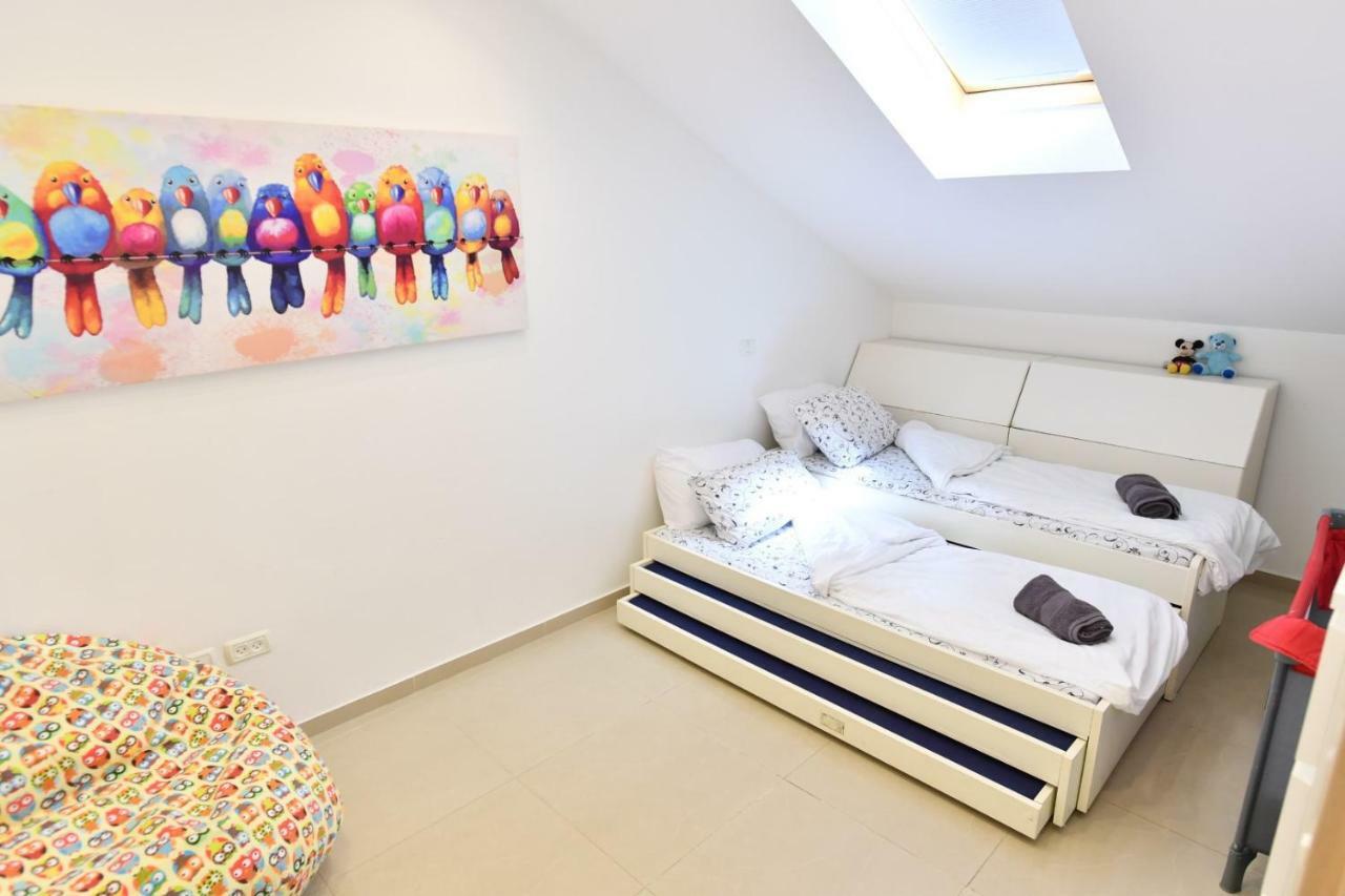 Saidoff, Amazing 4 Bedroom 3 Bath In City Center, Pool, Parking!!! Єрусалим Екстер'єр фото
