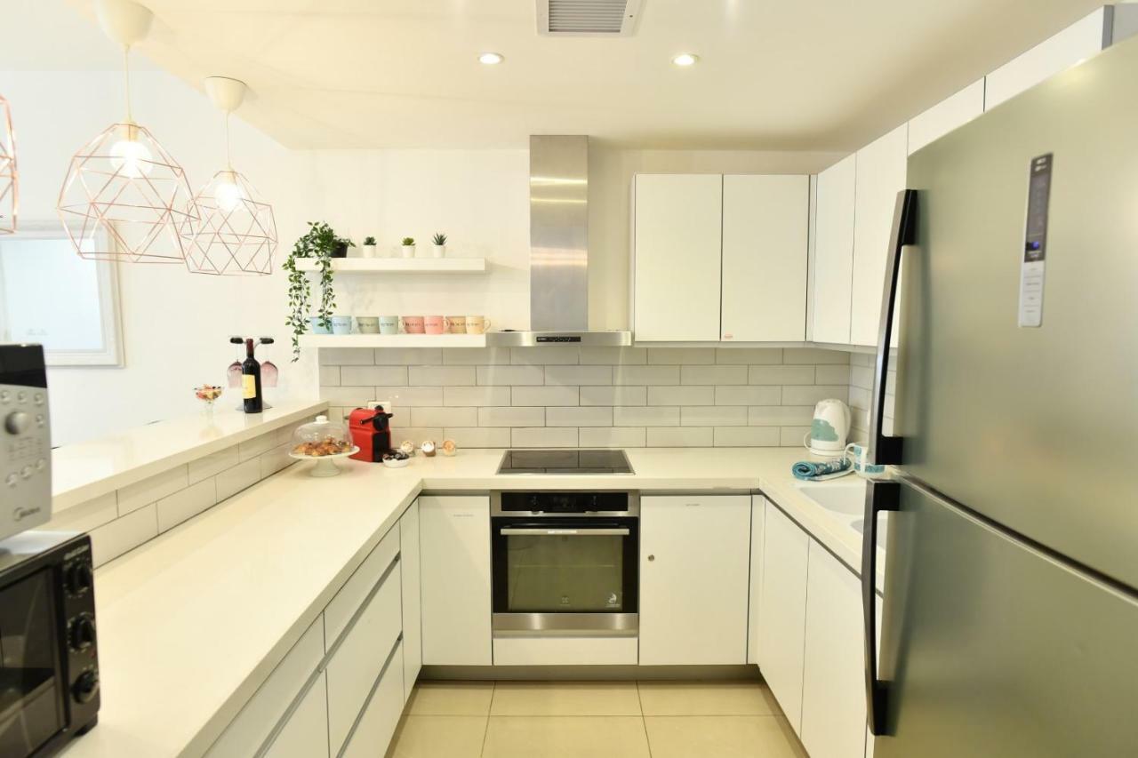 Saidoff, Amazing 4 Bedroom 3 Bath In City Center, Pool, Parking!!! Єрусалим Екстер'єр фото
